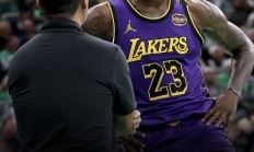 随机詹姆斯新星出色防守表现突出，切尔西前途光明！的简单介绍